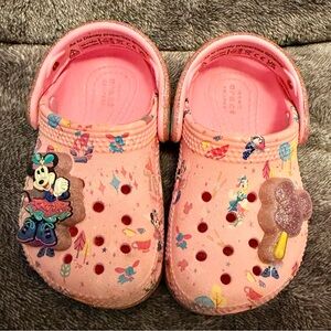 Disneyland Toddler Pink Crocs size 6, fit like 5.5